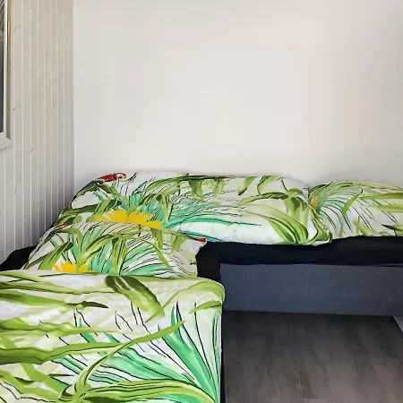 Two-bedroom Holiday In 42 *